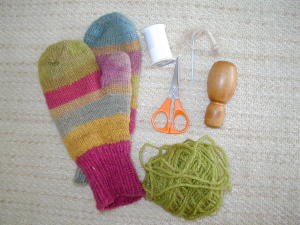 Tools used in darning